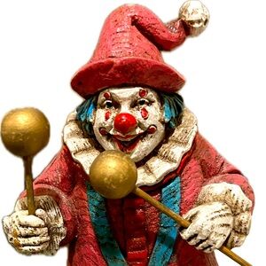 Creepy Clown with music box. Perfect for Halloween! Approx 11”x 4.5”